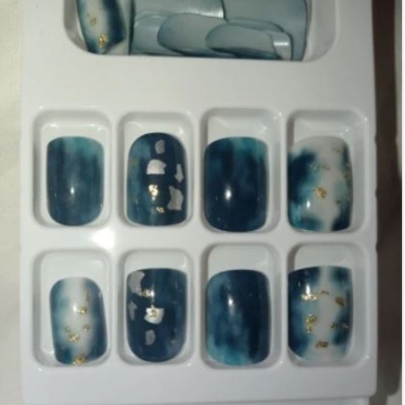 24 PCS Marbled Underwater Blue Press On Nails - Picture 5 of 6